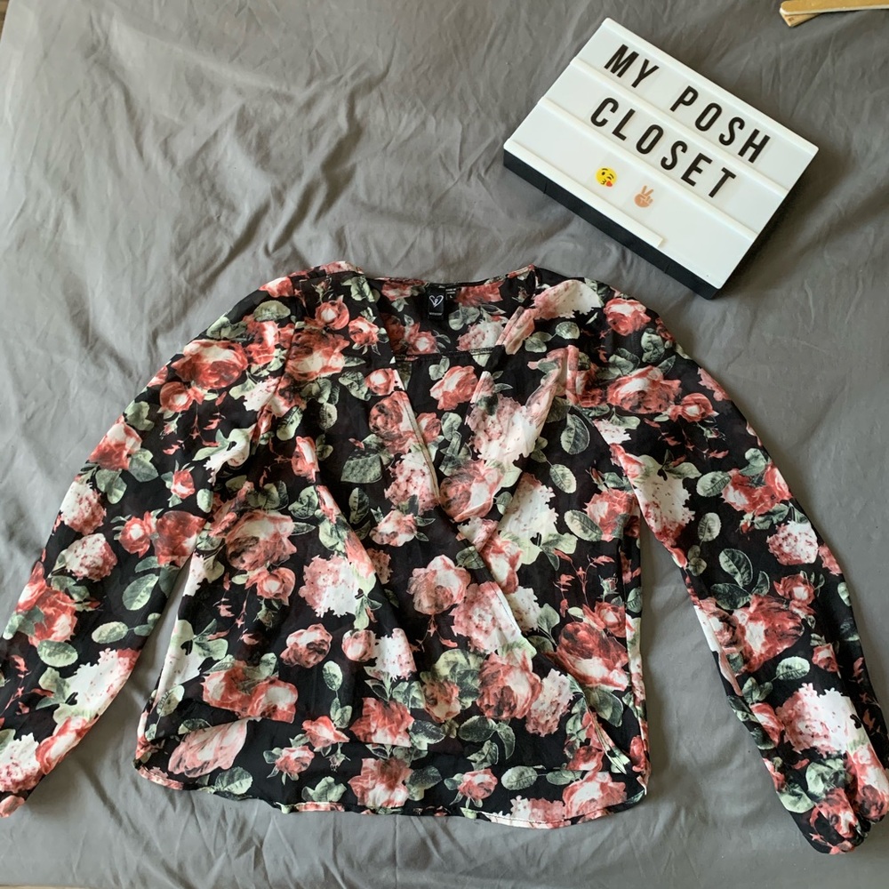 “CUTE FLORAL BLOUSE”